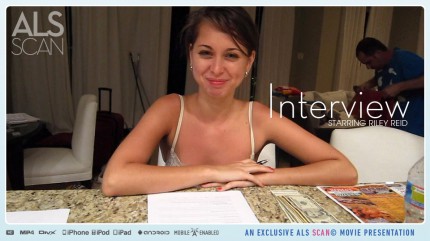 ALS – 2013-02-25 – RILEY REID – INTERVIEW (Video) Full HD MP4 1920×1080