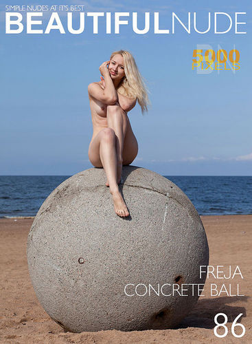 BeautifulNude – 2013-06-27 – issue 732 – Freja – Concrete Ball (86) 3333×5000