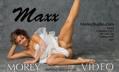 Morey-MaxxDSC_5443-CoverC2V1-H486