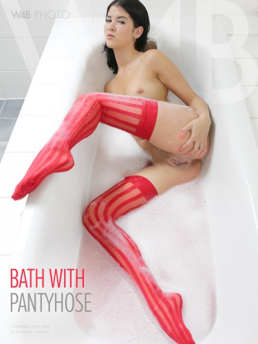 W4B – 2015-07-09 – Lady Dee – Bath with Pantyhose (87) 3840×5760 & Backstage Video