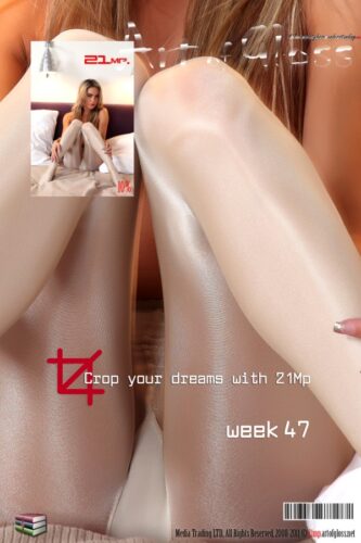 ArtofGloss 21MP – 2011 WEEK-47 – 7 best images from each daily set (49) 3744×5616