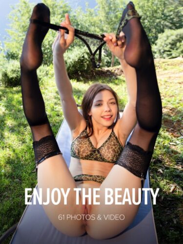 W4B – 2023-07-07 – Milla – Enjoy The Beauty (61) 5464×8192 & Backstage Video