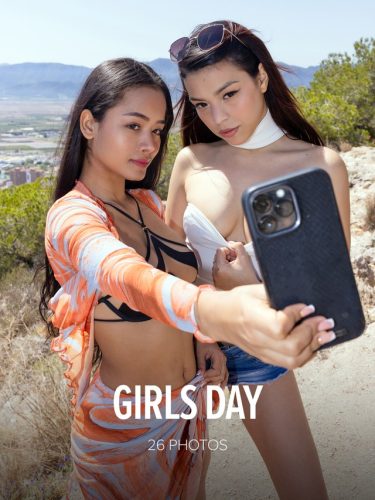 W4B – 2024-05-02 – Magazine – Sky Moon – Girls Day (26) 5464×8192